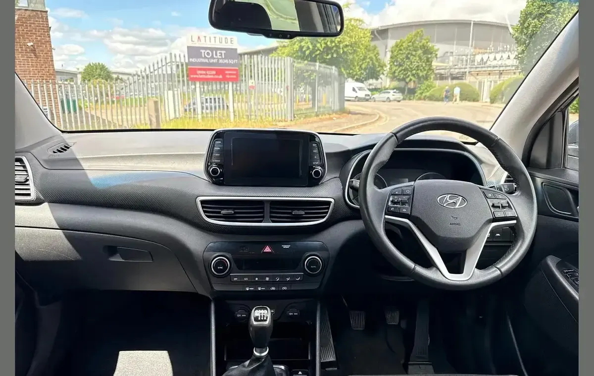 Used Hyundai Tucson SE 113 HP (83 kW) 2019 Grey SUV
