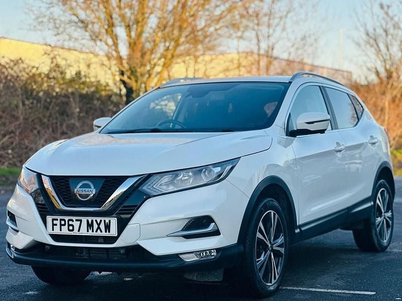 Used Nissan Qashqai N-Connecta 2017 White SUV