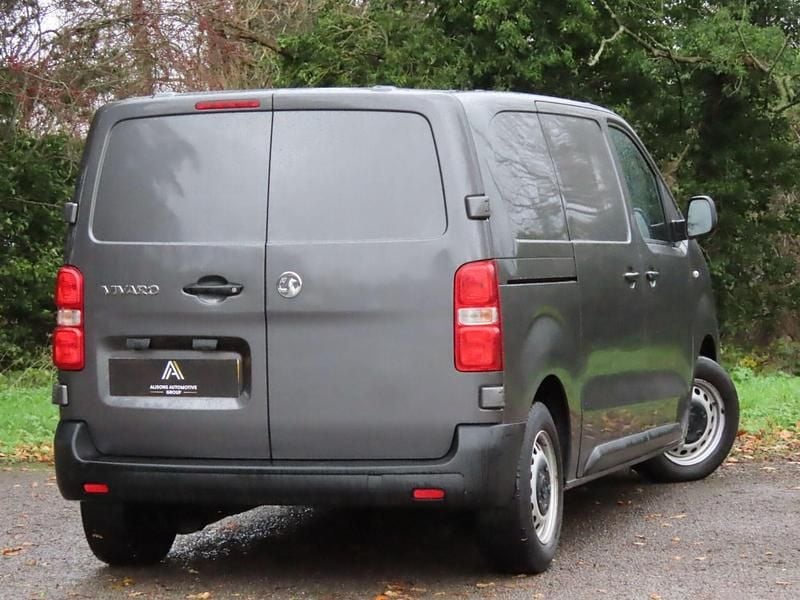 Used Vauxhall Vivaro Edition 100 HP (73 kW) 2021 Grey MPV