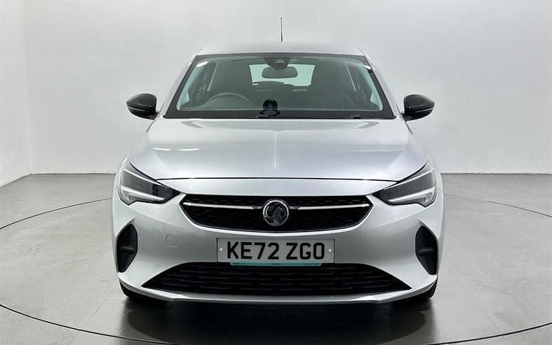 Usado Vauxhall Corsa Design Edition 101 HP (74 kW) 2023 Cinzento Citadino