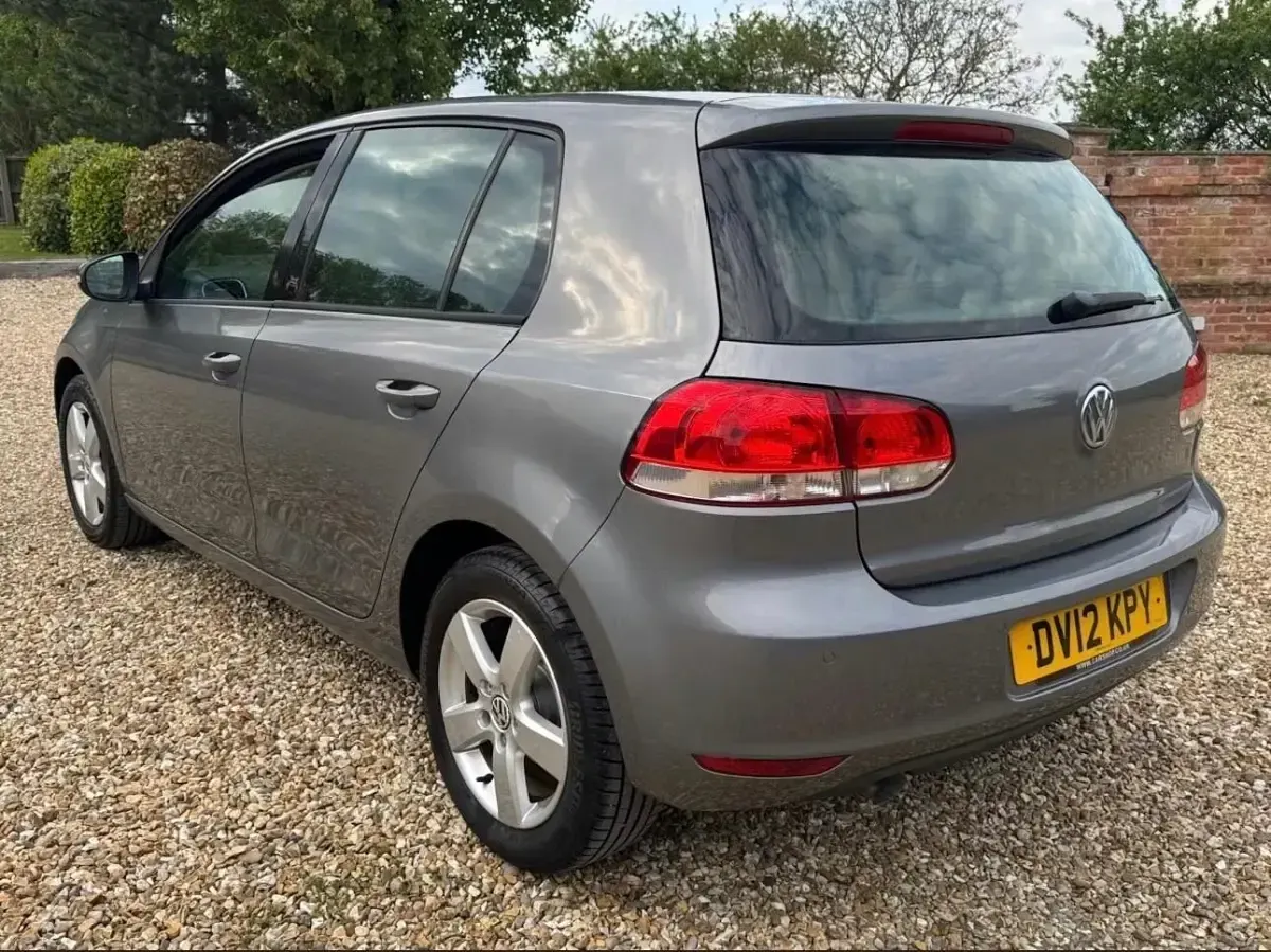 Begagnad VW Golf VII Match 105 HK (77 kW) 2012 Grå Halvkombi