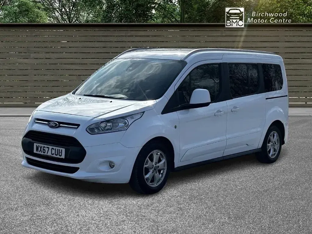 Used Ford Tourneo Connect Titanium 120 HP (88 kW) 2017 White MPV