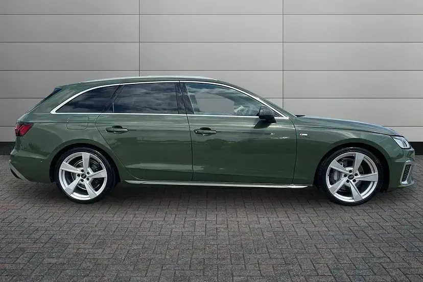 Used Audi A4 S-Line 204 HP (150 kW) 2024 District green Estate