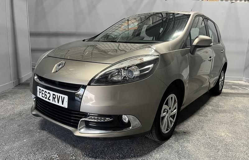 Beige Used 2013 Renault Scénic III Dynamique MPV | £2,995 (Good price) - Image 1/4