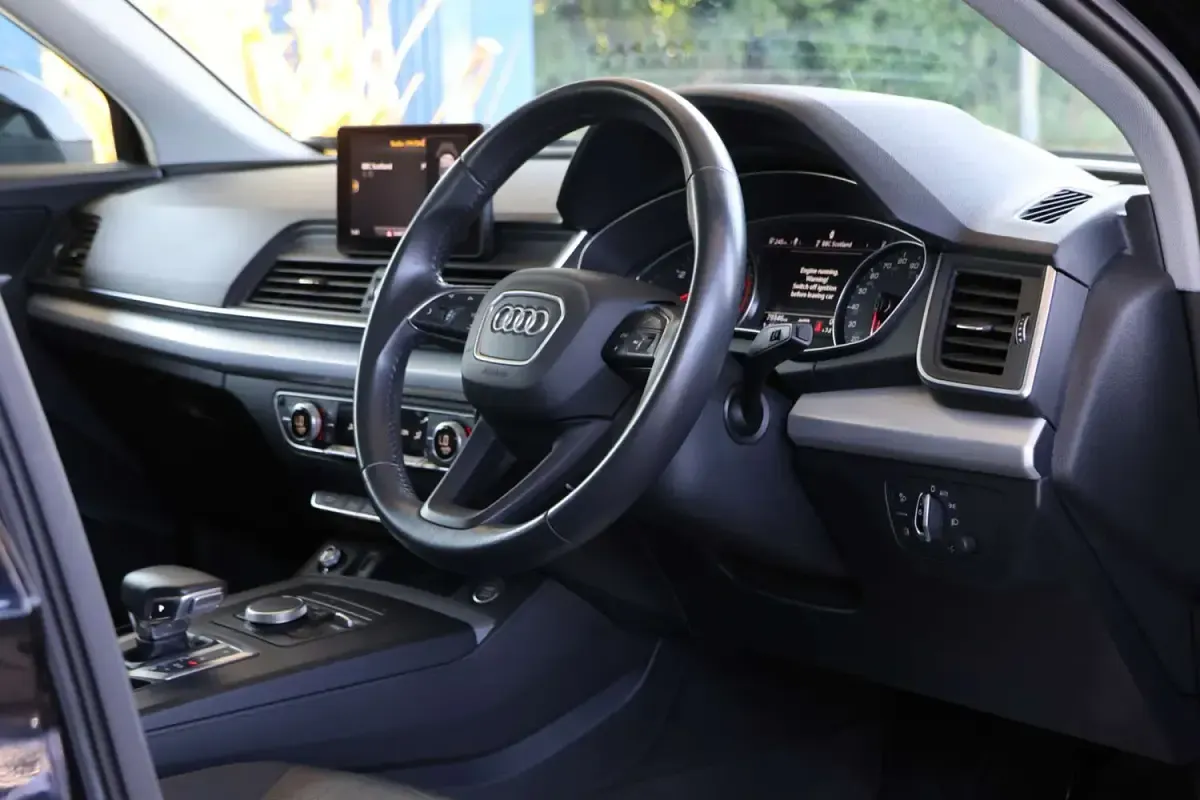 Used Audi Q5 Advanced 190 HP (139 kW) 2018 Black SUV