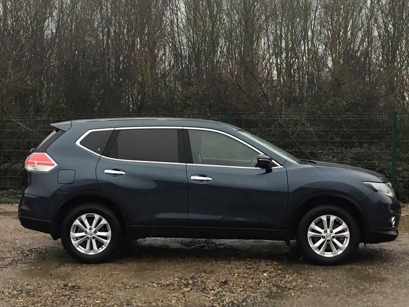 Used Nissan X-Trail Acenta 130 HP (95 kW) 2016 Blue SUV