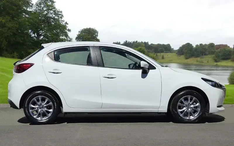 Begagnad Mazda 2 75 HK (55 kW) 2023 Halvkombi