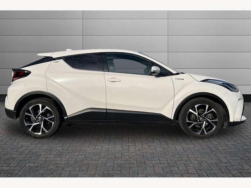 Used Toyota C-HR Design 122 HP (89 kW) 2022 White SUV