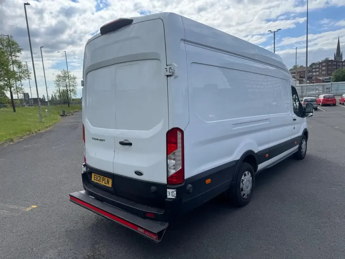 Używany Ford Transit S 105 KM (77 kW) 2021 Biały Van