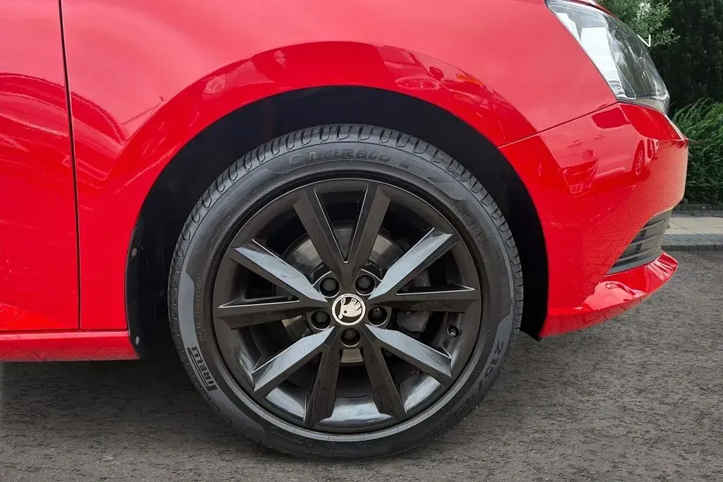 Used Skoda Fabia SE 95 HP (69 kW) 2018 Red Hatchback