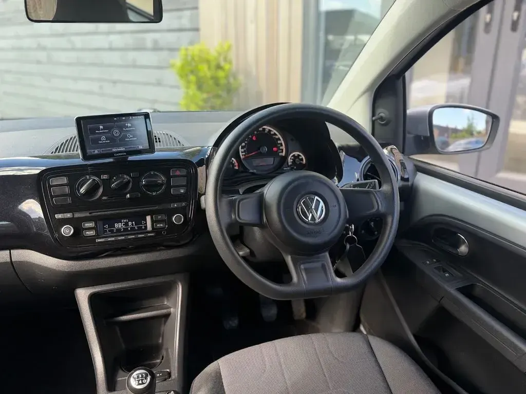 Used VW up! move up! 60 HP (44 kW) 2013 Silver Hatchback