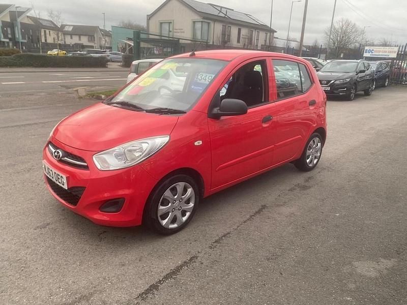 Used Hyundai i10 Classic 85 HP (62 kW) 2013 Red Hatchback