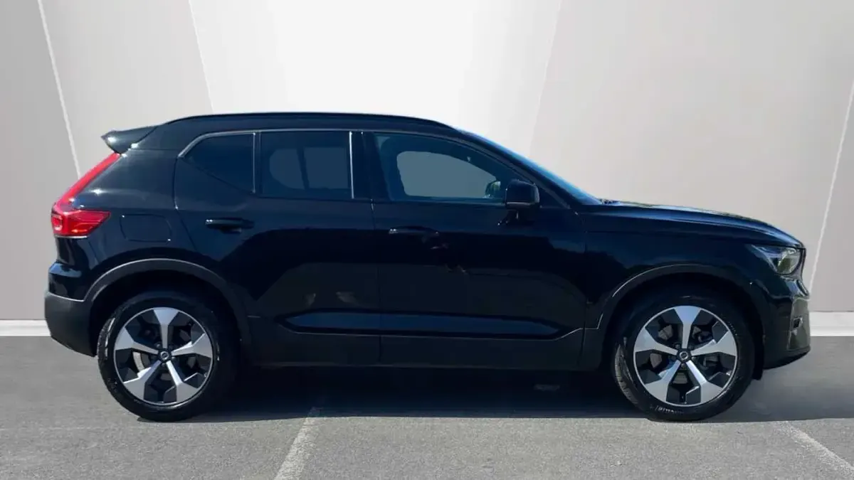 Used Volvo XC40 Plus 197 HP (144 kW) 2025 Black SUV