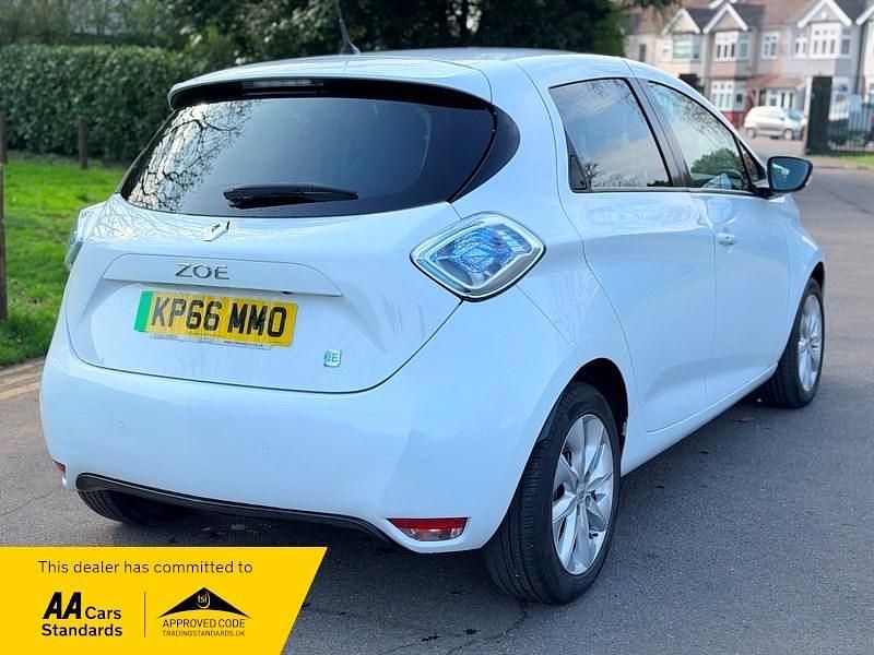 Used Renault Zoe Dynamique 2016 White Hatchback