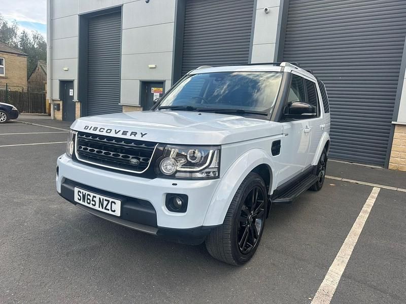 White Used 2016 Land Rover Discovery 4 Landmark SUV | £15,795 (Super price) - Image 1/4
