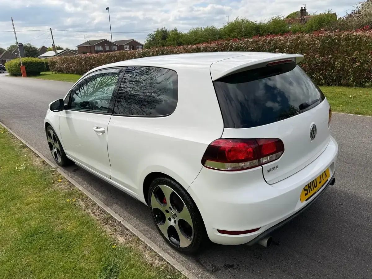 Used VW Golf VI GTI 270 HP (198 kW) 2010 White Hatchback