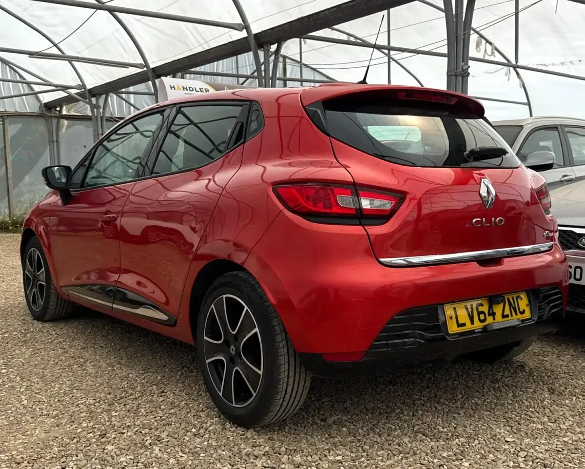 Used Renault Clio Dynamique 90 HP (66 kW) 2014 Red Hatchback