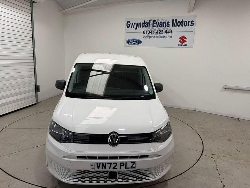 Used VW Caddy Maxi 102 HP (75 kW) 2022 White MPV