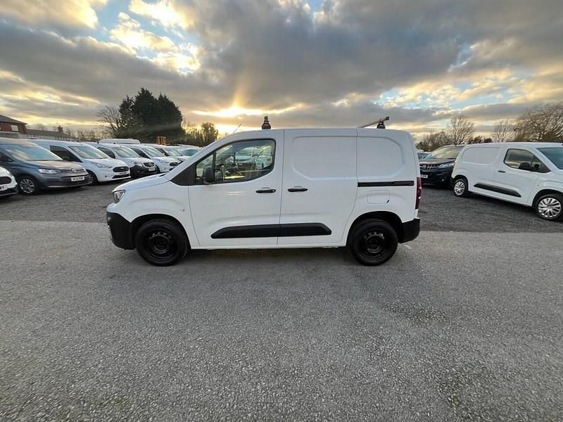 Used Peugeot Partner 2021 White MPV