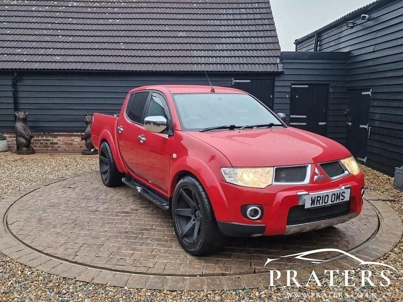 Used Mitsubishi L200 176 HP (129 kW) 2010 Red Pickup