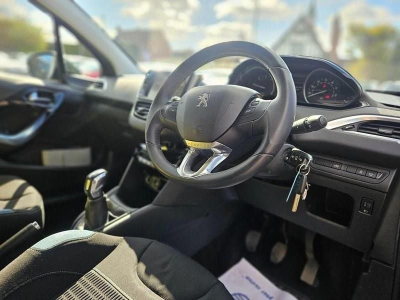 Used Peugeot 208 Allure 92 HP (67 kW) 2013 Grey Hatchback