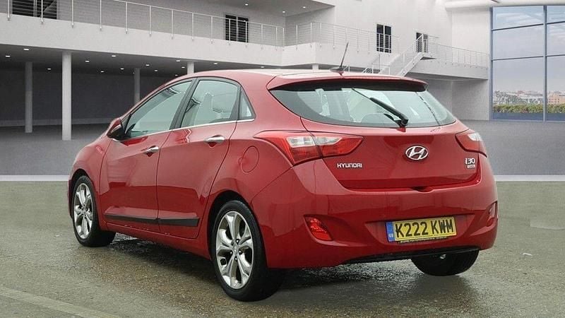 Used Hyundai i30 Premium 2015 Red Hatchback