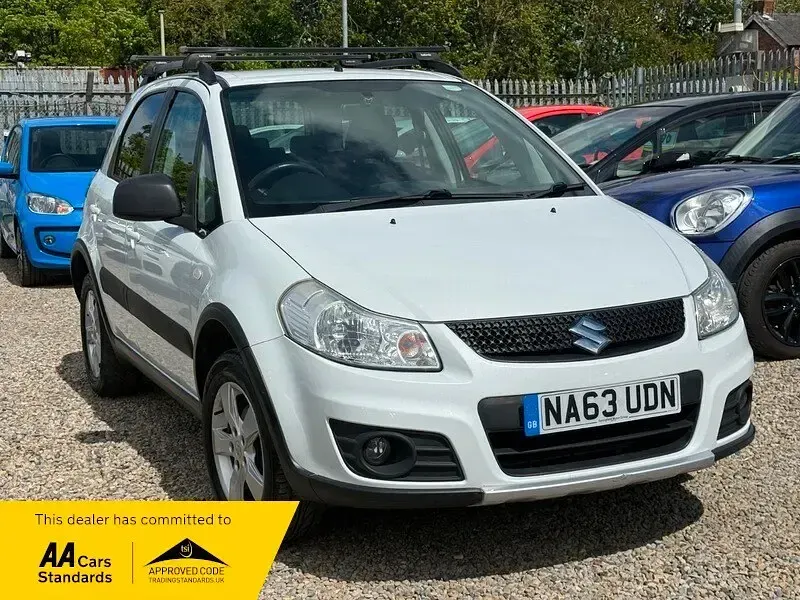 Used Suzuki SX4 SZ5 120 HP (88 kW) 2013 White Hatchback