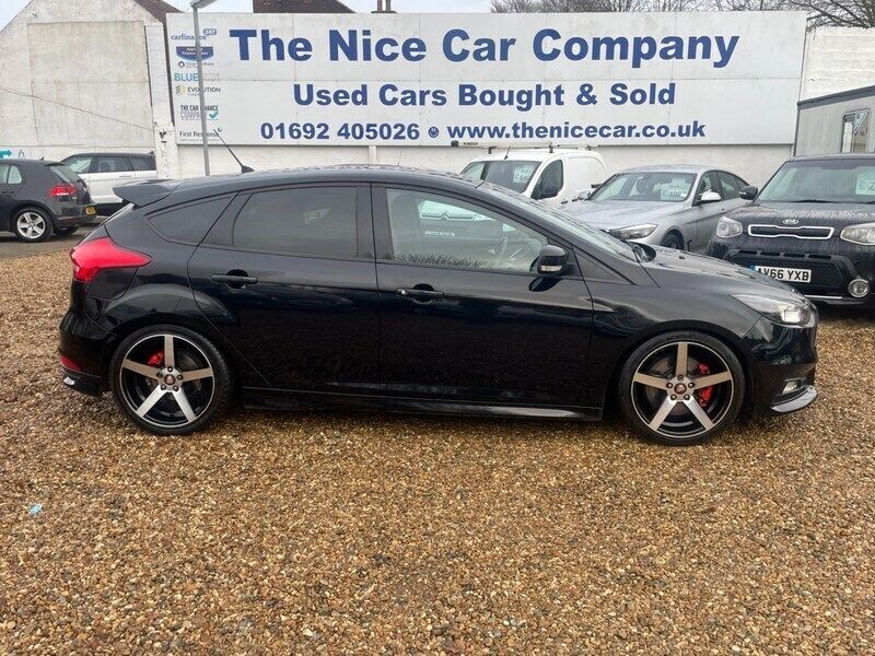 Black Used 2016 Ford Focus ST Hatchback | £9,495 (Super price) - Image 1/4