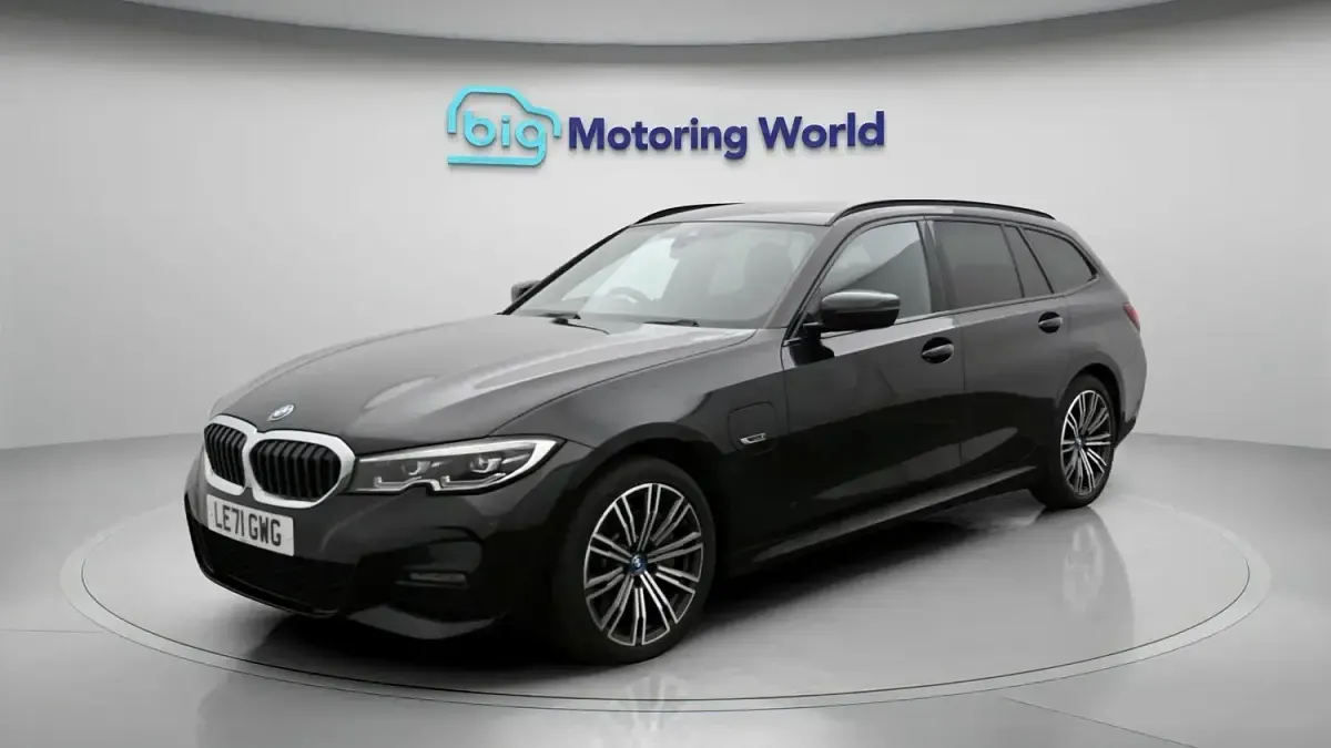 Used BMW 330e M Sport 292 HP (214 kW) 2022 Black Estate