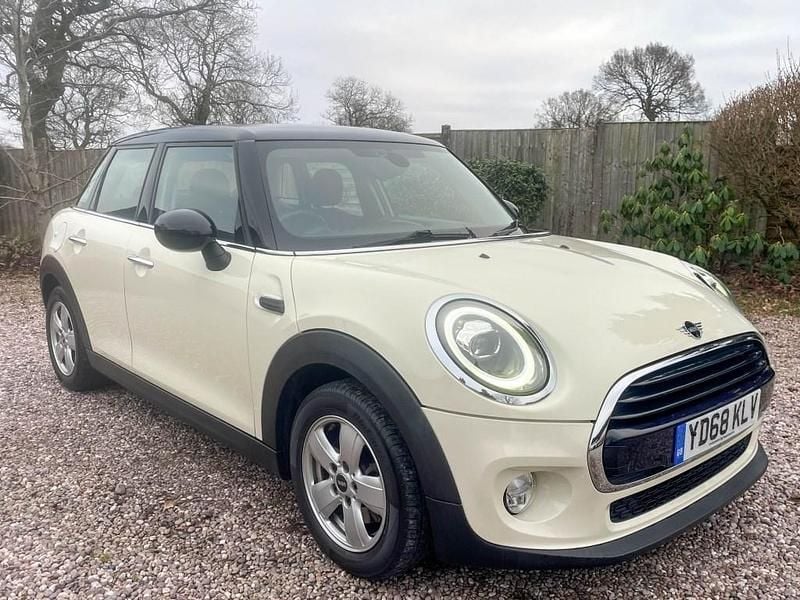 White Used 2018 Mini Cooper Hatch Hatchback | £8,750 (Good price) - Image 1/4