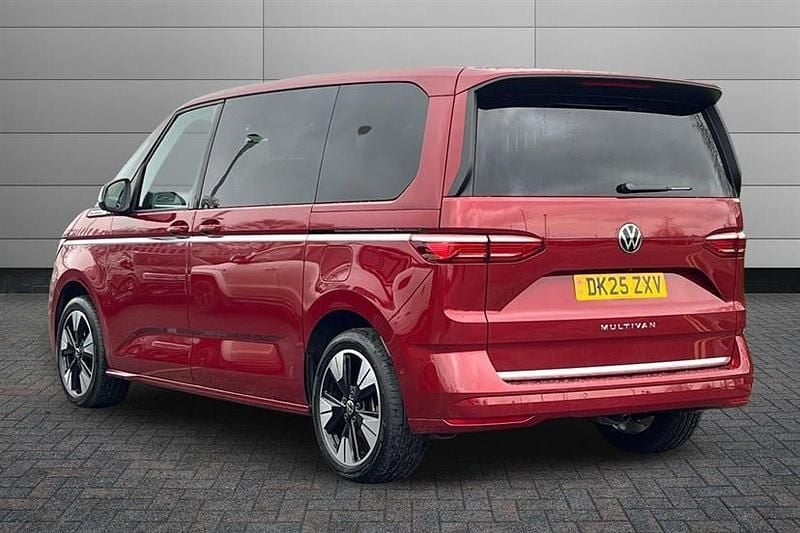 Used VW Multivan Style 150 HP (110 kW) 2025 Fortana red Van