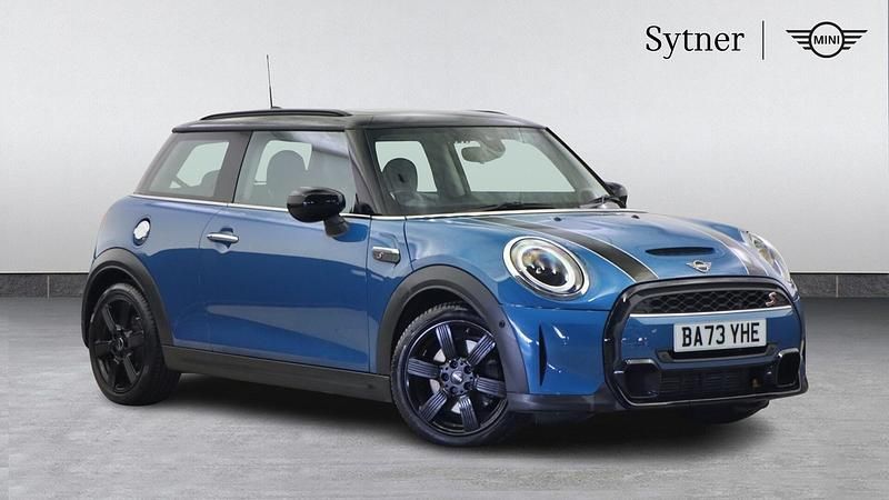 Blue Used 2024 Mini Cooper S Classic Hatchback | £23,500 (Good price) - Image 1/4