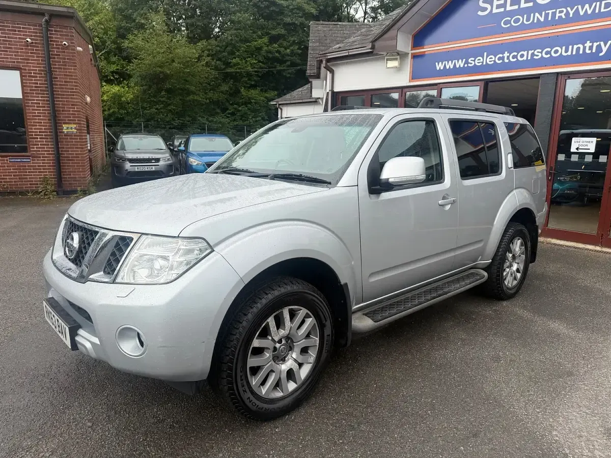 Used Nissan Pathfinder Tekna 190 HP (139 kW) 2013 Silver SUV