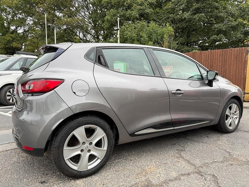Gebraucht Renault Clio IV Dynamique 90 PS (66 kW) 2016 Grau Kleinwagen
