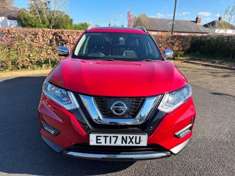 Used Nissan X-Trail N-Connecta 130 HP (95 kW) 2017 Blush red metallic SUV