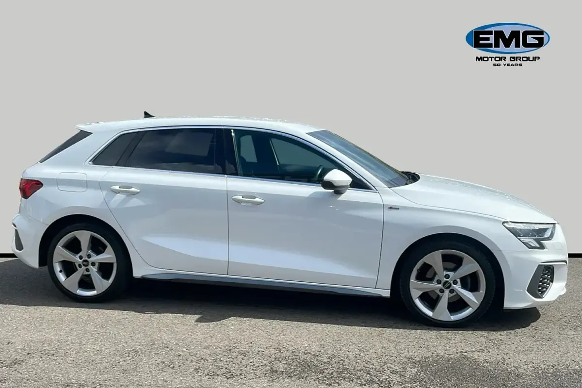 Used Audi A3 Sportback S-Line 150 HP (110 kW) 2022 White Hatchback