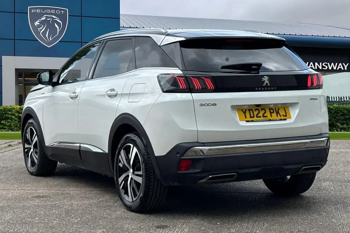 Used Peugeot 3008 GT 300 HP (220 kW) 2022 White SUV