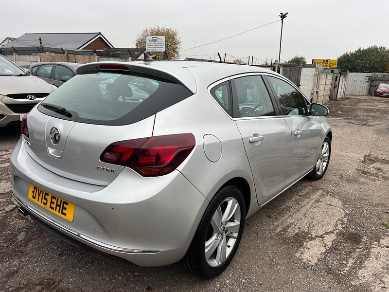 Used Vauxhall Astra SRi 165 HP (121 kW) 2015 Silver Hatchback