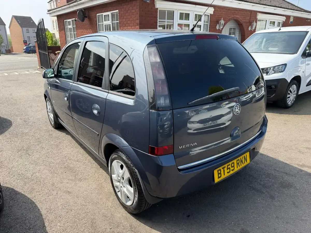 Second-hand Vauxhall Meriva Active 2010 Albastru Monovolum