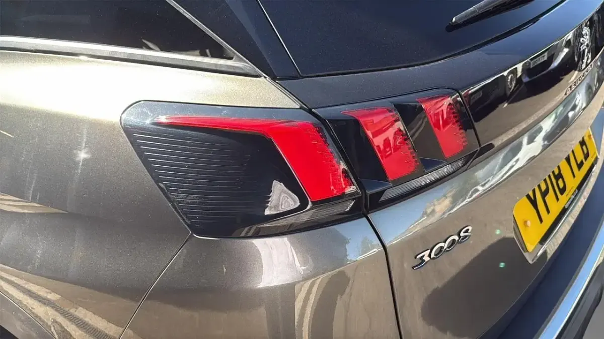Used Peugeot 3008 Allure 129 HP (94 kW) 2018 Grey SUV
