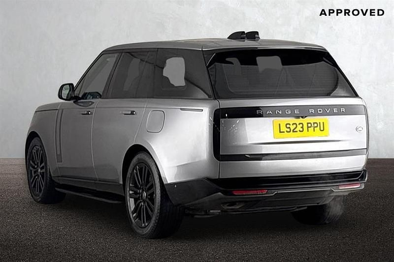 Used Land Rover Range Rover HSE 440 HP (323 kW) 2023 Eiger grey SUV