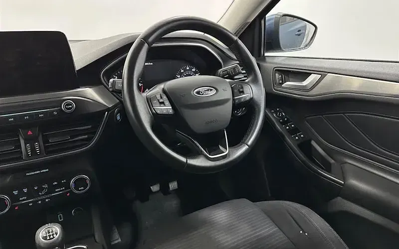 Used Ford Focus Titanium 120 HP (88 kW) 2019 Blue Hatchback