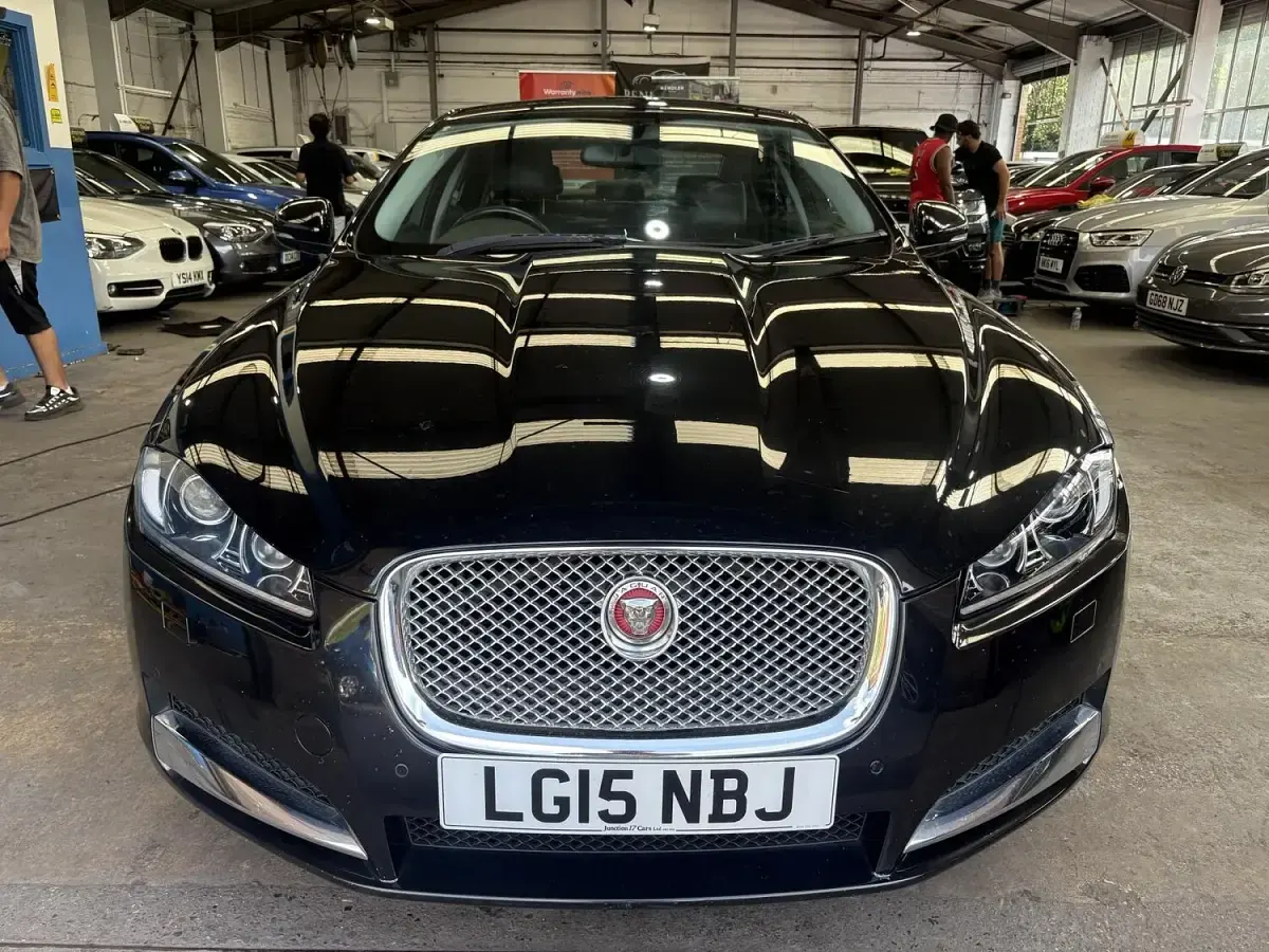Used Jaguar XF Luxury 163 HP (119 kW) 2015 Black Sedan
