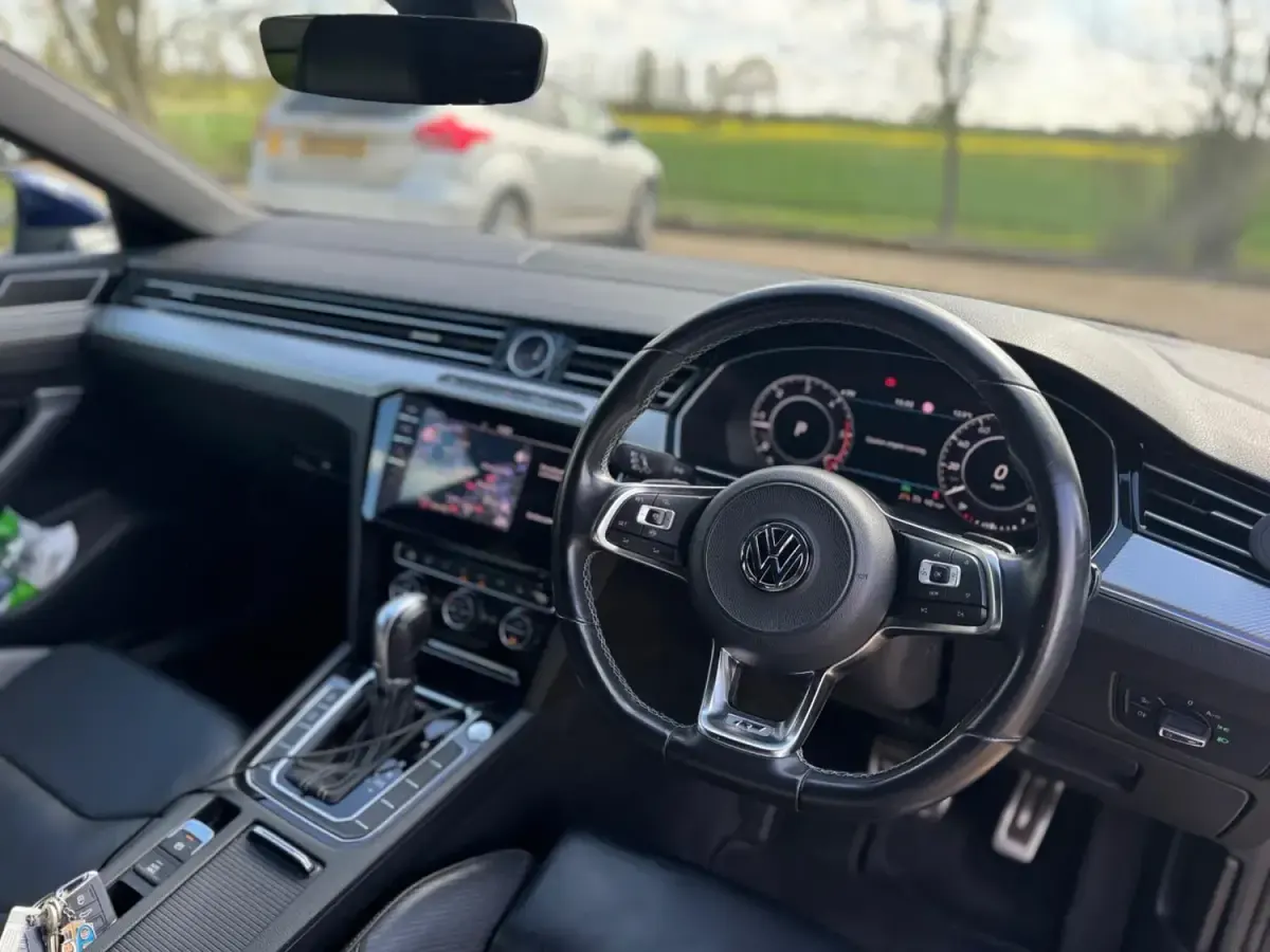 Used VW Arteon R-line 190 HP (139 kW) 2019 Blue Hatchback