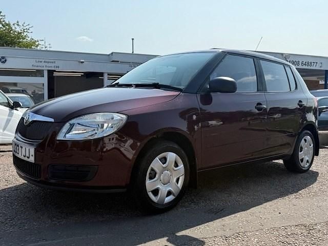 Maroon Used 2009 Skoda Fabia Hatchback | £2,499 (Fair price) - Image 1/4