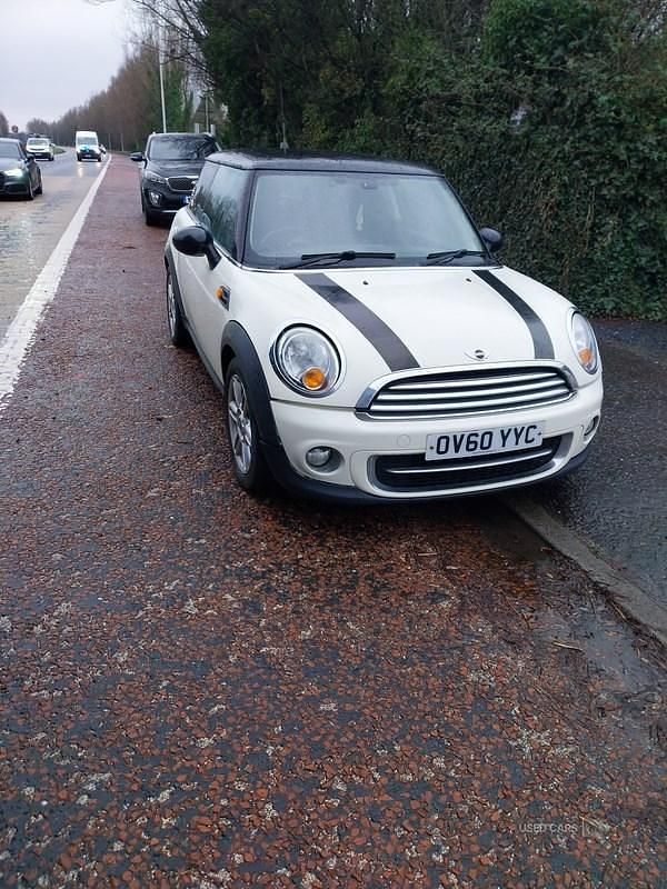 Used Mini Cooper D Hatch 2010 White Hatchback