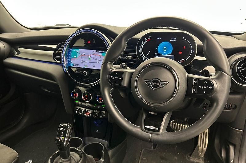 Usado Mini Cooper S Hatch 178 CV (130 kW) 2021 Plateado Utilitario