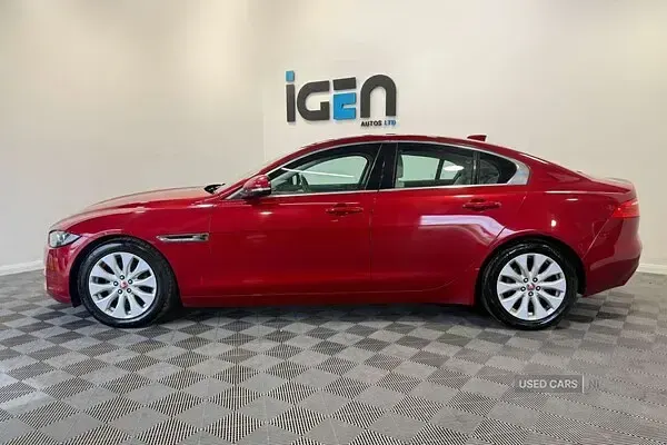 Used Jaguar XE Prestige 163 HP (119 kW) 2017 Red Sedan