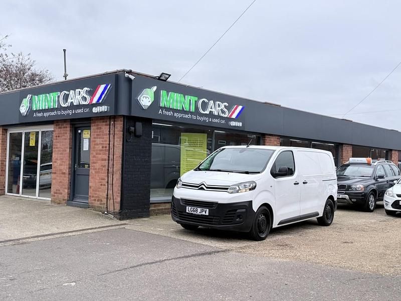 Używany Citroën Dispatch 2018 Biały Minivan