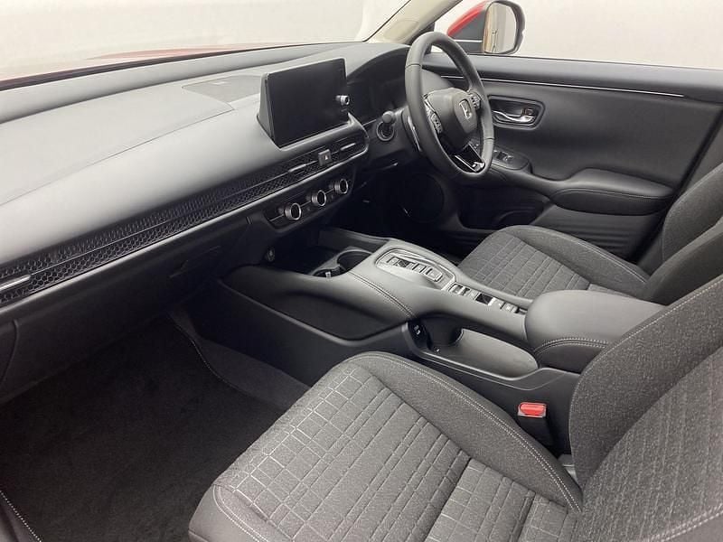 Used Honda ZR-V Elegance 184 HP (135 kW) 2025 Radiant red SUV